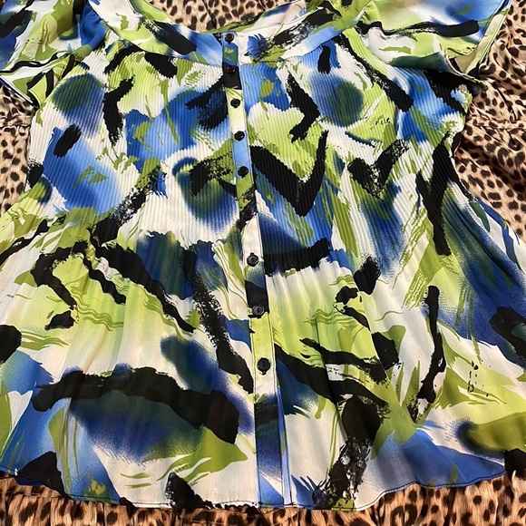 Sheer floral top - Picture 5 of 7